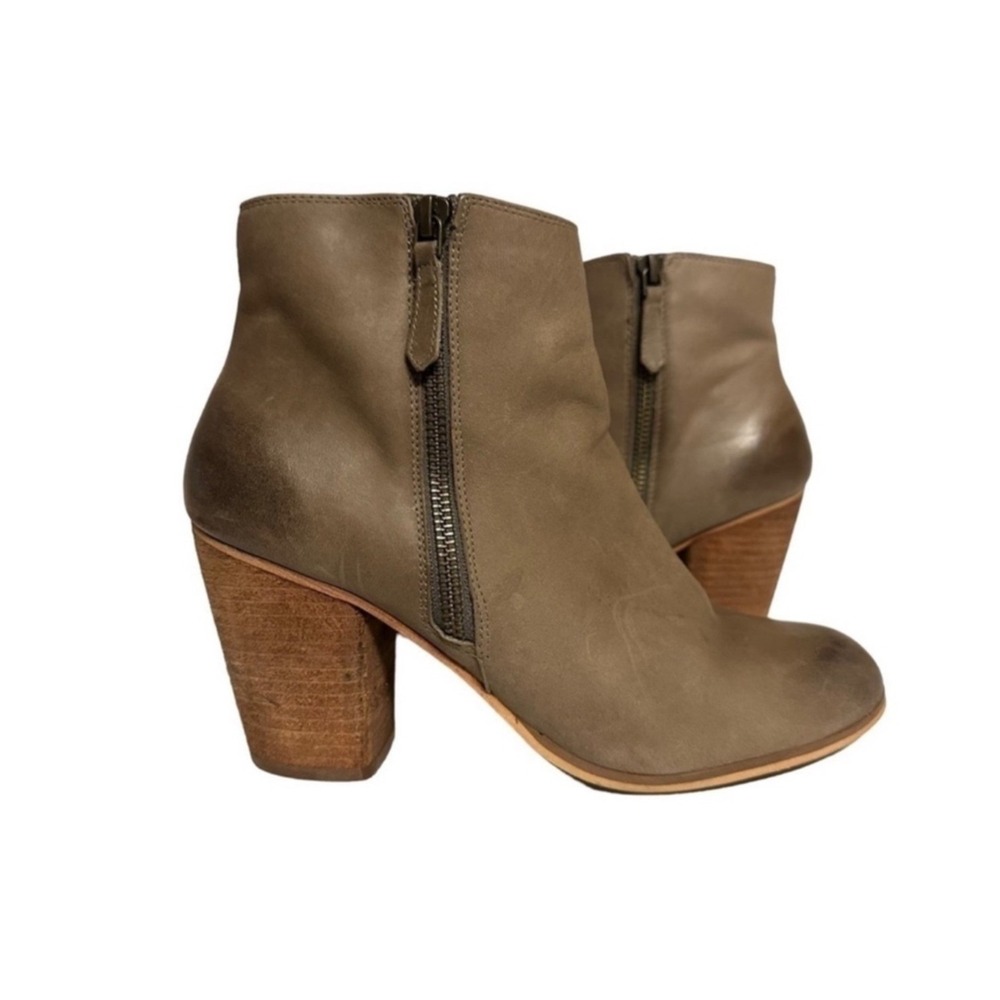 BP Boots Shoes Trolley Ankle Booties Taupe Leather Block Heel Side Zip Size 8.5